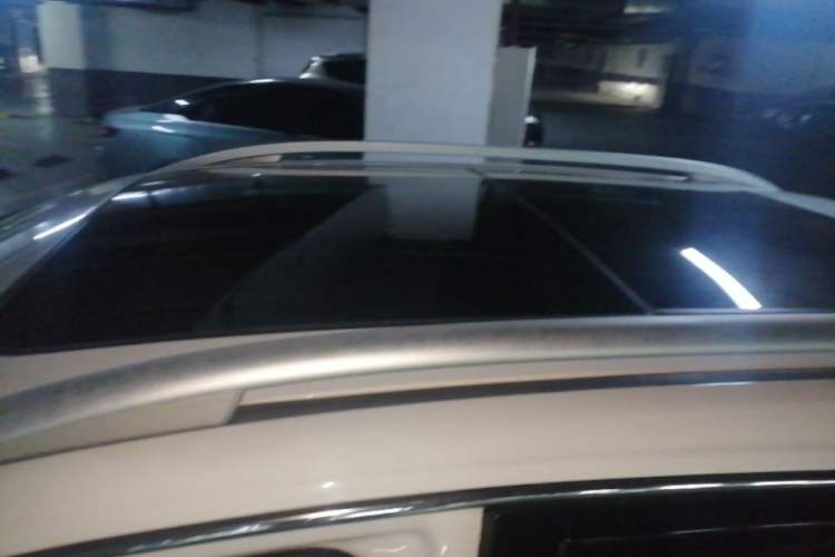 Used Zotye T600 2016 Sport Edition 2.0T DCT Prestige Model Roof