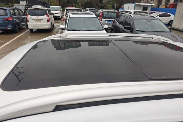 Used Zotye T600 2016 Sport Edition 2.0T DCT Prestige Model Roof