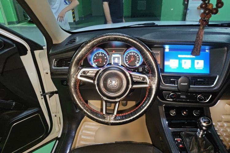Used Zotye T600 2016 Sports Edition 1.5T Manual Luxury Model Steering Wheel