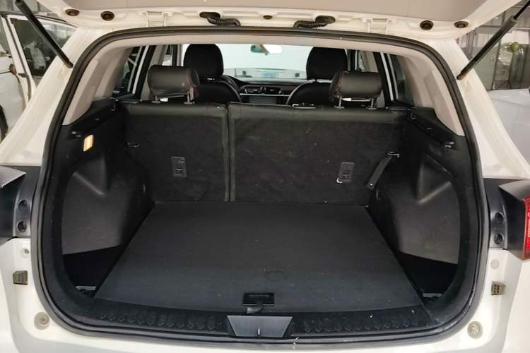 Used Zotye T600 2016 1.5T Manual Elite Edition Trunk