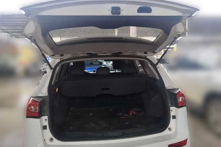 Used Zotye T600 2016 1.5T Manual Luxury Model Trunk