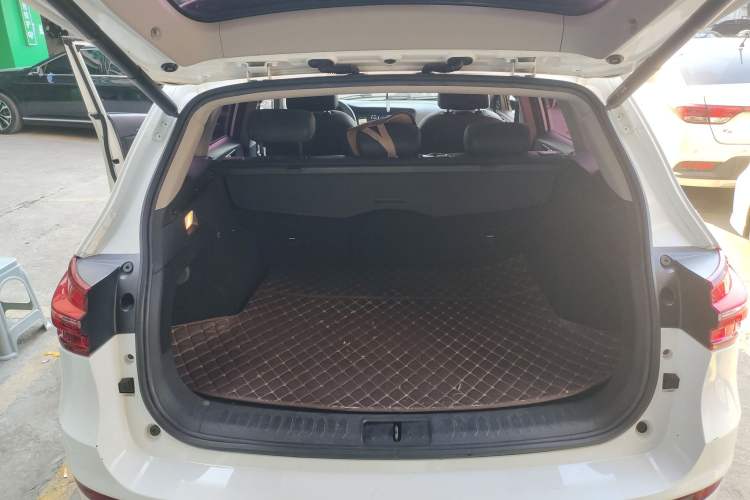 Used Zotye T600 2016 Sport Edition 2.0T DCT Prestige Model Trunk