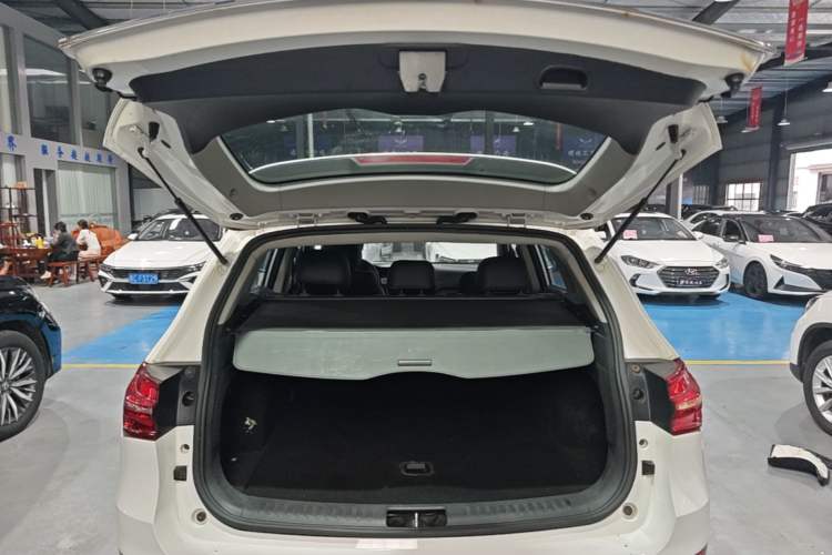 Used Zotye T600 2016 Sports Edition 1.5T Manual Luxury Model Trunk