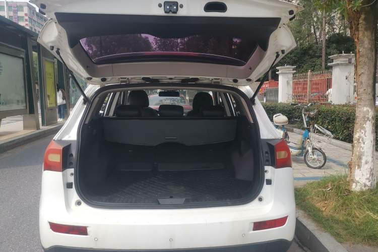 Used Zotye T600 2016 1.5T Manual Luxury Edition Trunk
