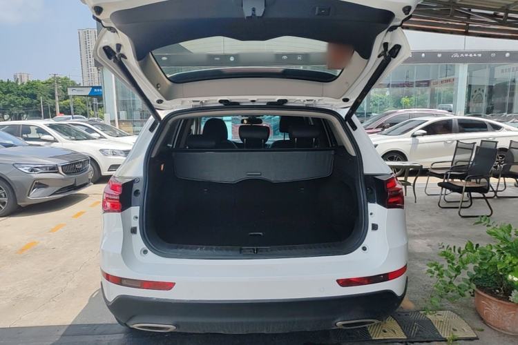 Used Zotye T600 2016 Sport Edition 2.0T DCT Prestige Model Trunk