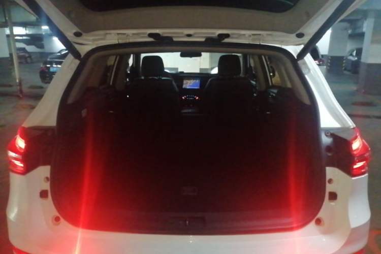 Used Zotye T600 2016 Sport Edition 2.0T DCT Prestige Model Trunk