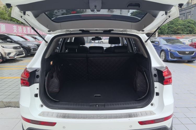 Used Zotye T600 2016 Sport Edition 2.0T DCT Luxury Model Trunk