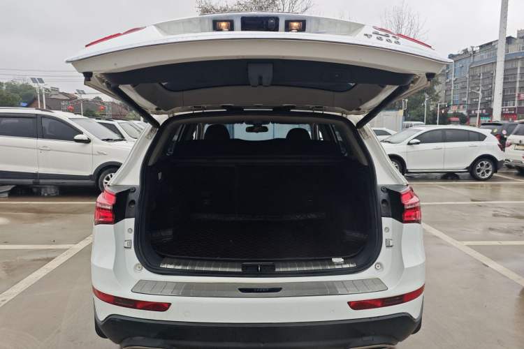 Used Zotye T600 2016 Sport Edition 2.0T DCT Prestige Model Trunk