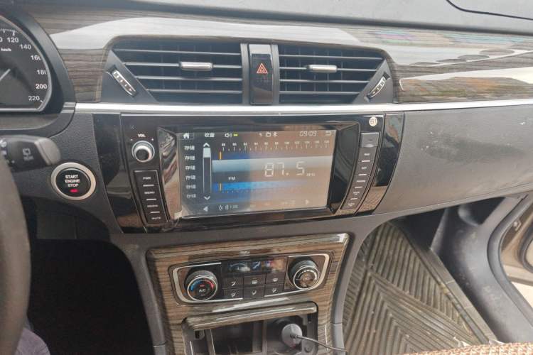 Used Zotye T600 2016 1.5T Manual Luxury Model Audio And AC Panel