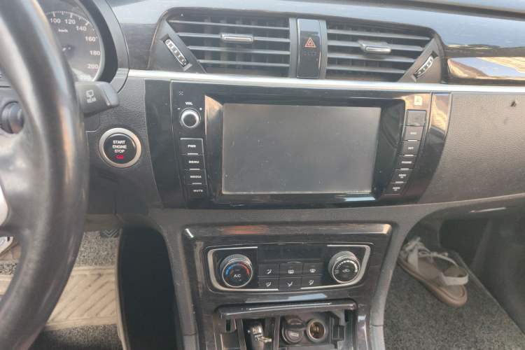 Used Zotye T600 2016 Family Edition 2.0T Manual Luxury Version Audio And AC Panel