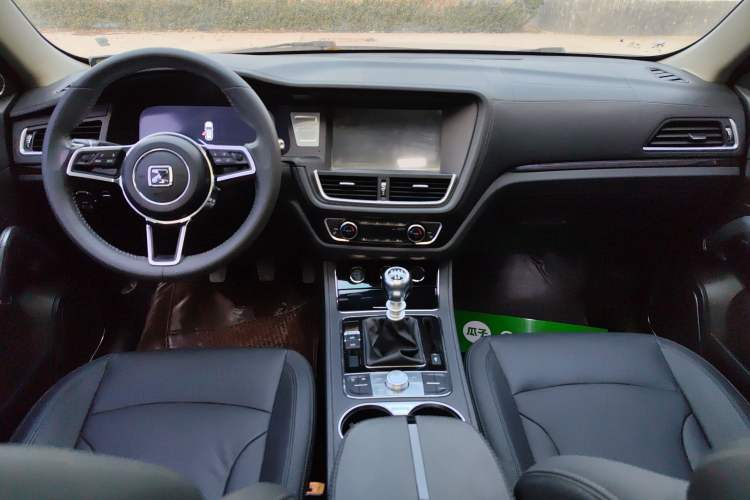 Used Zotye T600 2016 Sport Edition 1.5T Manual Prestige Model Center Console