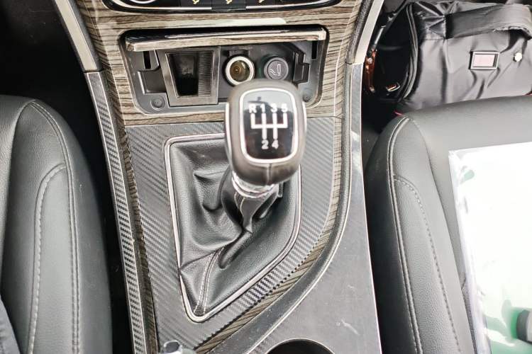 Used Zotye T600 2016 1.5T Manual Luxury Model Gear Lever