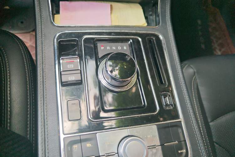 Used Zotye T600 2016 Sport Edition 2.0T DCT Prestige Model Gear Lever