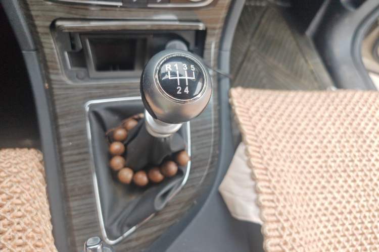Used Zotye T600 2016 1.5T Manual Luxury Model Gear Lever