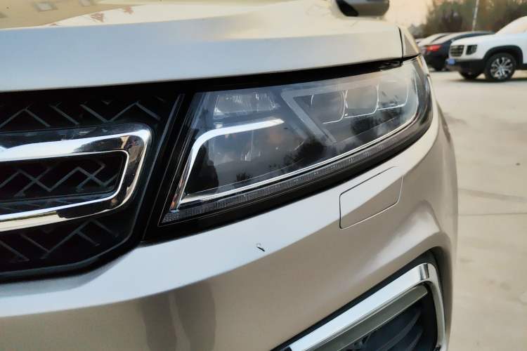 Used Zotye T600 2016 Sport Edition 1.5T Manual Prestige Model Left Front Headlight