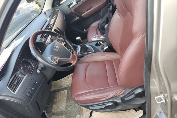 Used Zotye T600 2016 Family Edition 2.0T Manual Luxury Version Left Front Seat