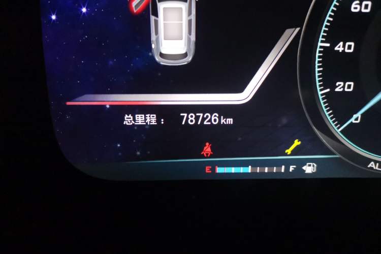 Used Zotye T600 2016 Sport Edition 2.0T DCT Prestige Model Odometer Close Up