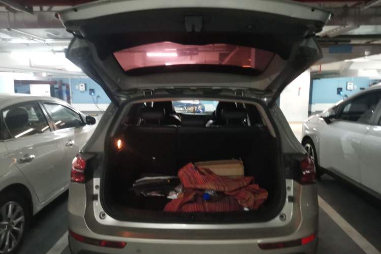 Used Zotye T600 2016 Sport Edition 2.0T DCT Prestige Model Trunk