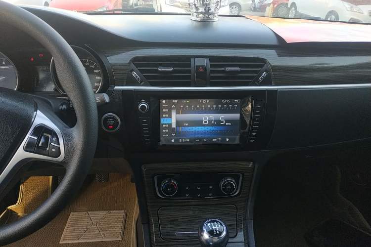 Used Zotye T600 2017 1.5T Manual Luxury New Year Edition Audio And AC Panel