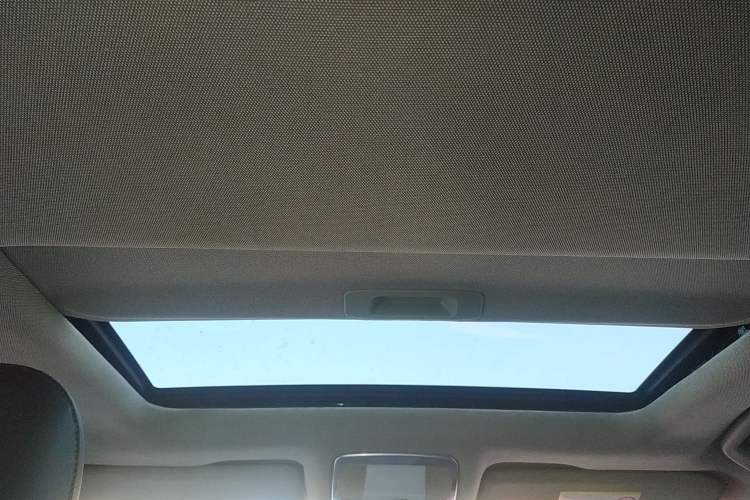 Used Zotye T600 2017 1.5T Manual Luxury New Year Edition Headliner