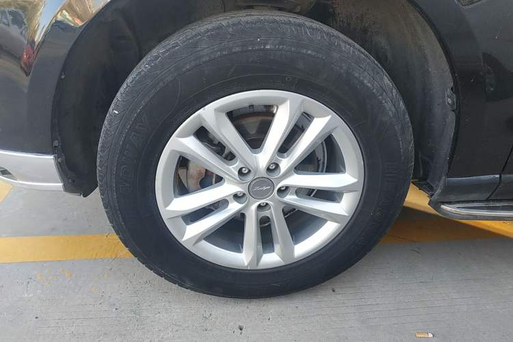 Used Zotye T600 2017 1.5T Manual Luxury New Year Edition Left Front Wheel Hub