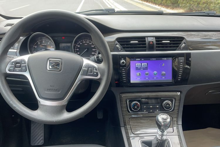 Used Zotye T600 2017 1.5T Manual Luxury New Year Edition Center Console