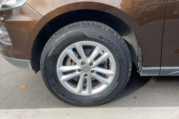 Used Zotye T600 2017 1.5T Manual Luxury New Year Edition Left Front Wheel Hub