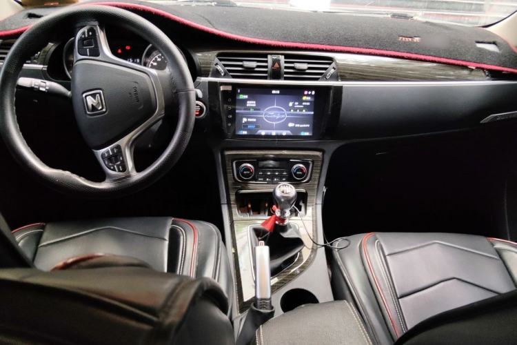 Used Zotye T600 2017 1.5T Manual Luxury New Year Edition Center Console