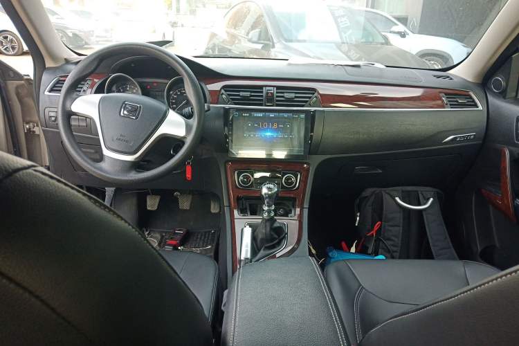 Used Zotye T600 2017 1.5T Manual Elite New Year Edition Center Console