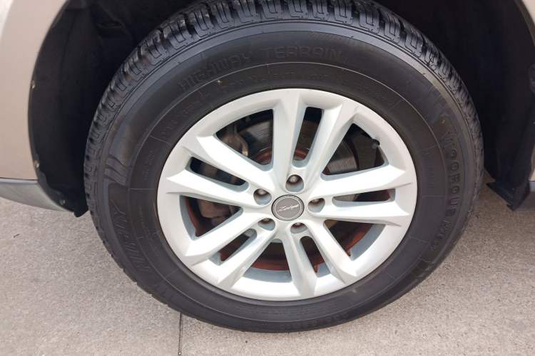 Used Zotye T600 2017 1.5T Manual Elite New Year Edition Left Front Wheel Hub