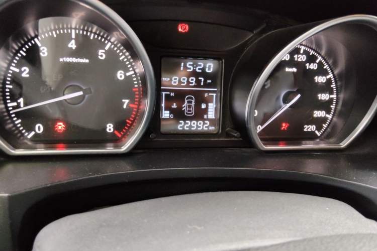 Used Zotye T600 2017 1.5T Manual Luxury New Year Edition Odometer Close Up
