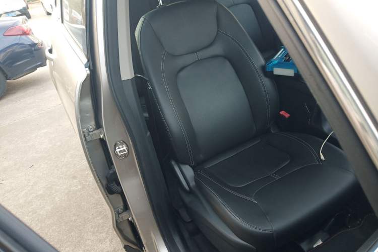 Used Zotye T600 2017 1.5T Manual Elite New Year Edition Right Front Seat