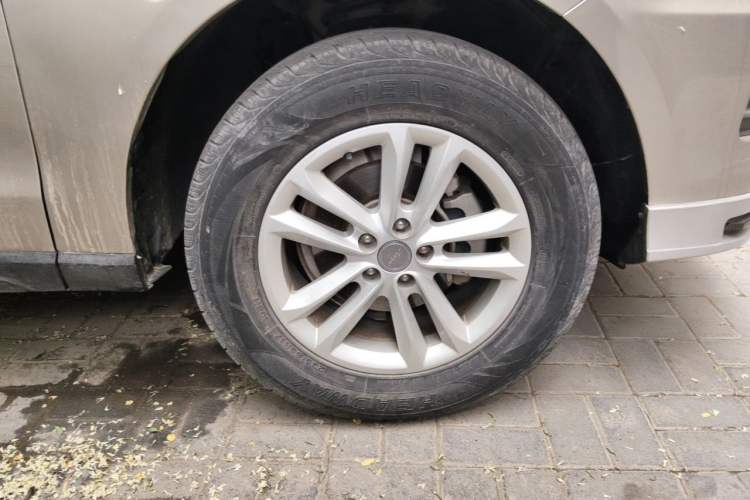Used Zotye T600 2017 1.5T Manual Luxury New Year Edition Right Front Wheel Hub