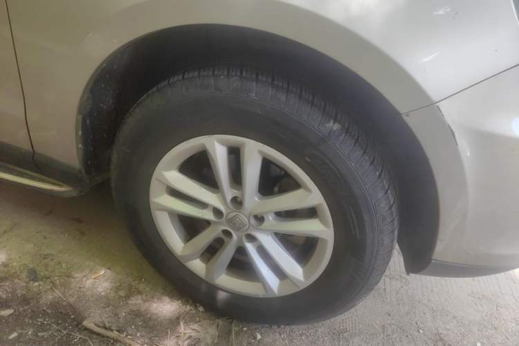Used Zotye T600 2017 1.5T Manual Luxury New Year Edition Right Front Wheel Hub