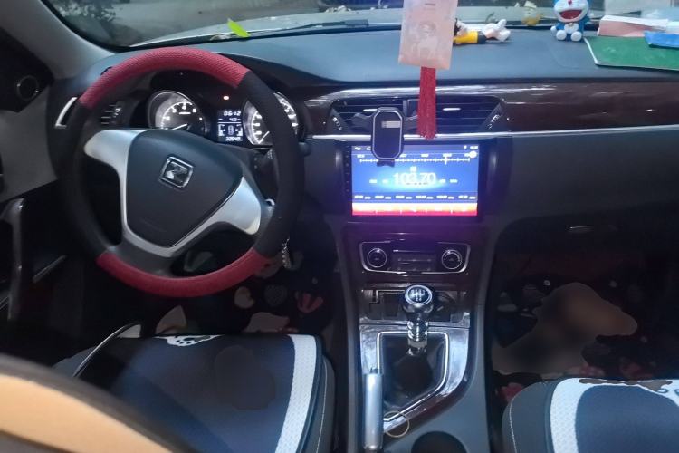 Used Zotye T600 2017 1.5T Manual Elite New Year Edition Center Console