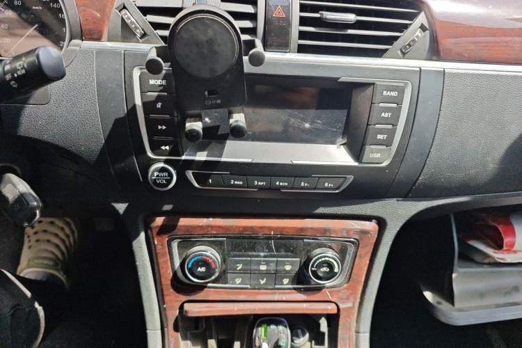 Used Zotye T600 2017 1.5T Manual Elite New Year Edition Audio And AC Panel