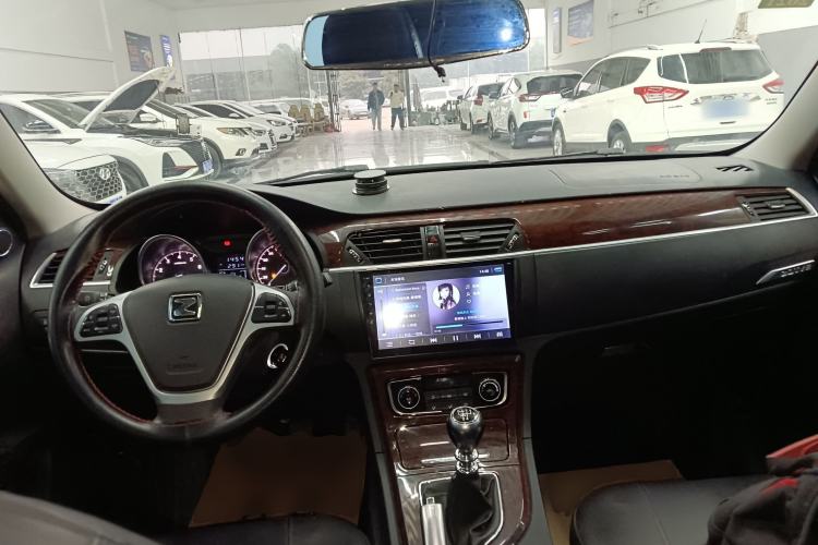 Used Zotye T600 2017 1.5T Manual Elite New Year Edition Center Console