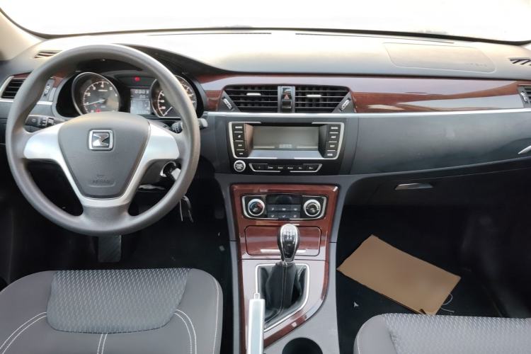 Used Zotye T600 2017 1.5T Manual Elite New Year Edition Center Console
