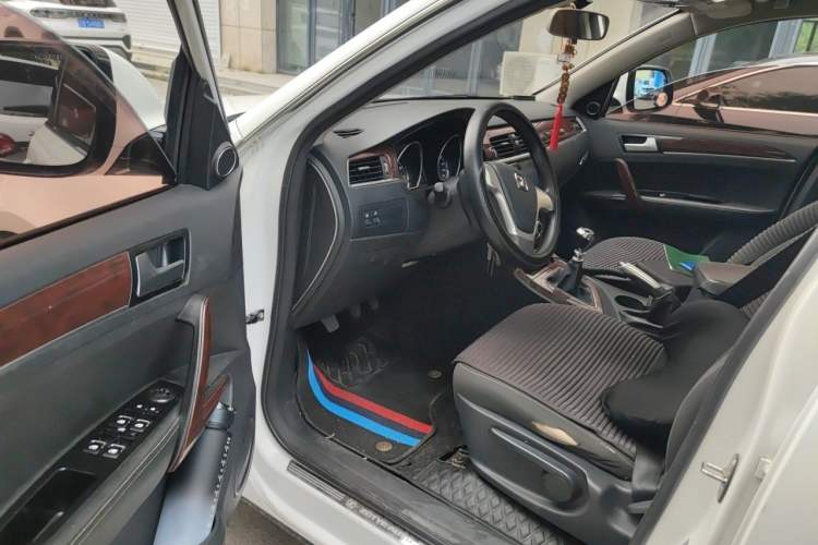 Used Zotye T600 2017 1.5T Manual Elite New Year Edition Driver Seat