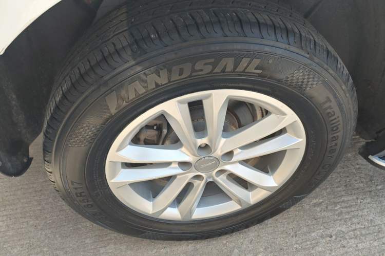 Used Zotye T600 2017 1.5T Manual Luxury New Year Edition Exterior 8