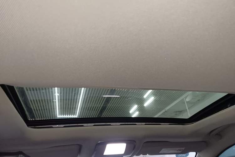 Used Zotye T600 2017 1.5T Manual Elite New Year Edition Headliner