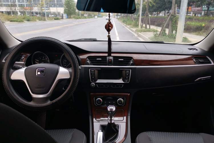 Used Zotye T600 2017 1.5T Manual Elite New Year Edition Interior 1
