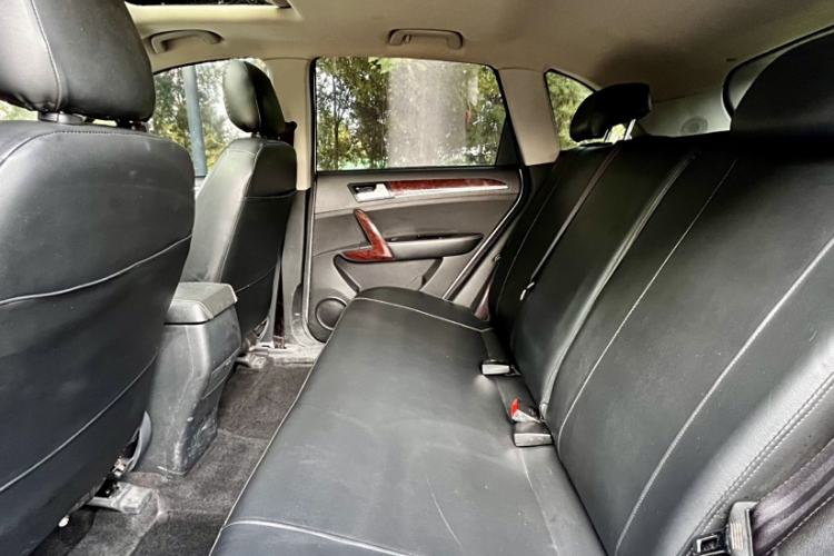 Used Zotye T600 2017 1.5T Manual Elite New Year Edition Interior 3