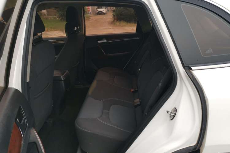 Used Zotye T600 2017 1.5T Manual Elite New Year Edition Interior 3