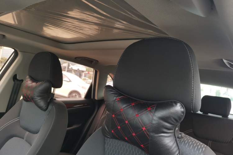 Used Zotye T600 2017 1.5T Manual Elite New Year Edition Interior 4