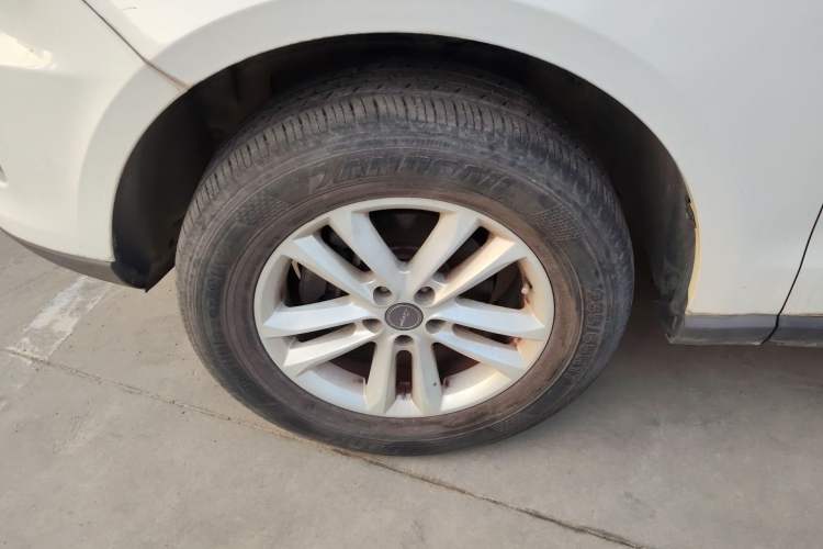Used Zotye T600 2017 1.5T Manual Elite New Year Edition Left Front Wheel Hub