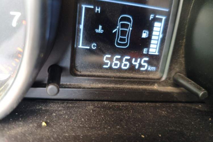 Used Zotye T600 2017 1.5T Manual Luxury New Year Edition Odometer Close Up