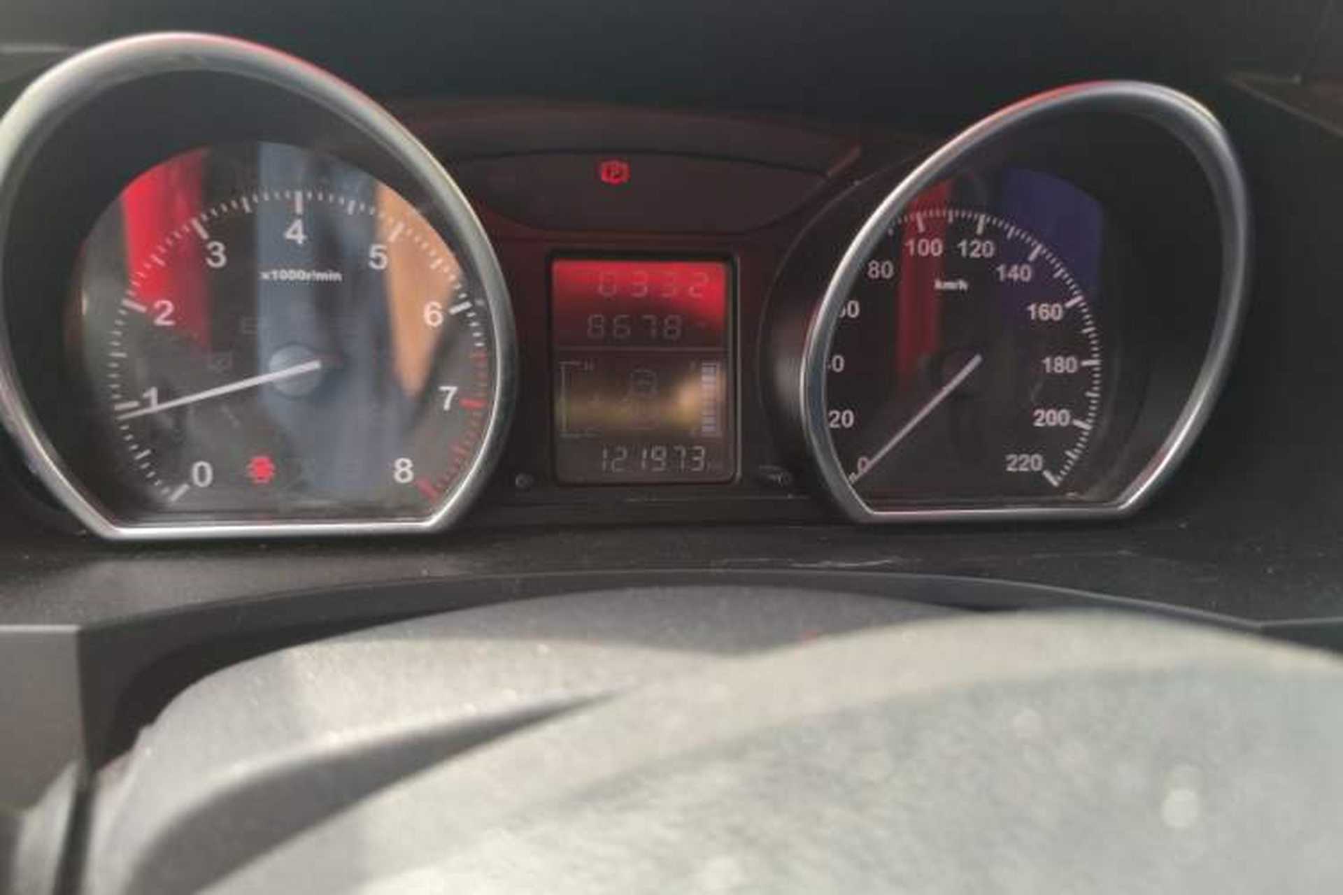 Used Zotye T600 2017 1.5T Manual Luxury New Year Edition Odometer Close Up