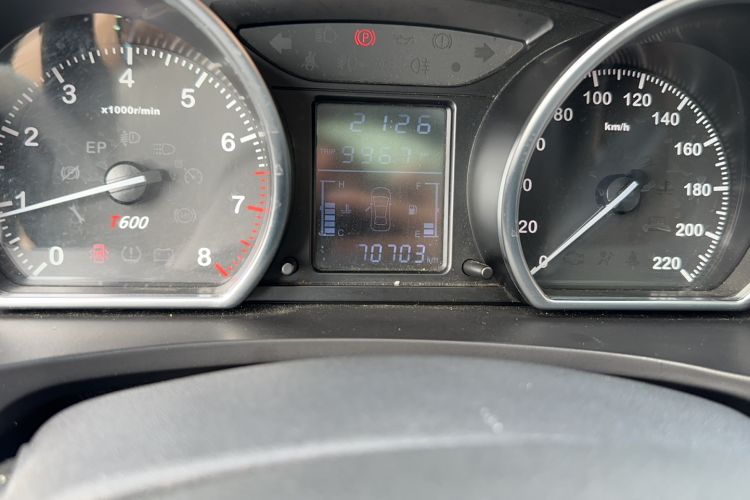 Used Zotye T600 2017 1.5T Manual Luxury New Year Edition Odometer Close Up