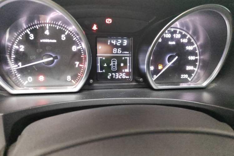 Used Zotye T600 2017 1.5T Manual Elite New Year Edition Odometer Close Up